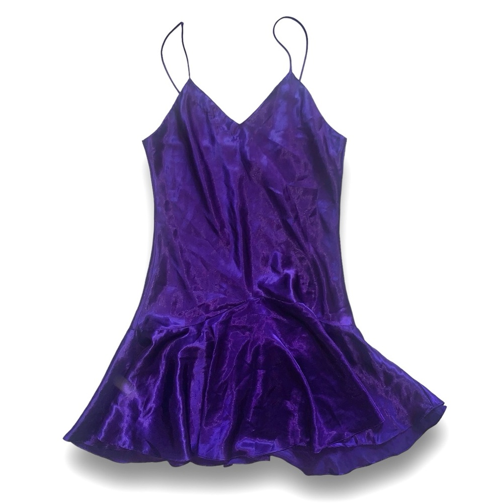 g o l d :: Vintage Victoria’s Secret Gold Label Satin Slip Nightie - Picture 5 of 10